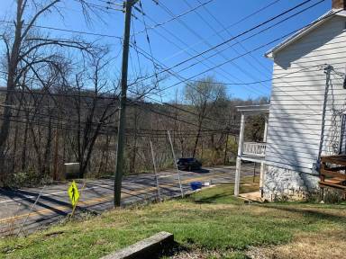 Main picture of 32 Furrs Mill Rd