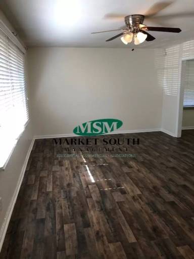 Main picture of 702 Early St