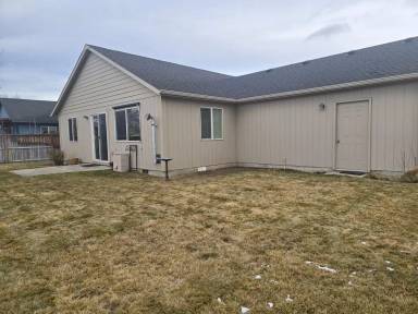 Main picture of 451 N Songbird St