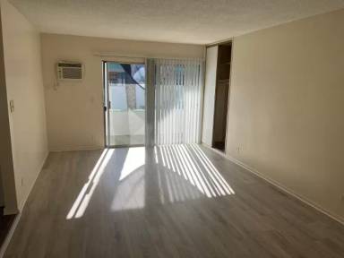 Main picture of 8260 Owensmouth Ave