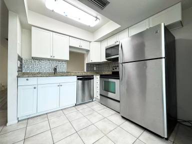 Main picture of 4619 SE 5th Pl