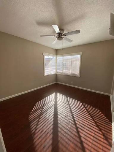 Main picture of 718 E 6th St