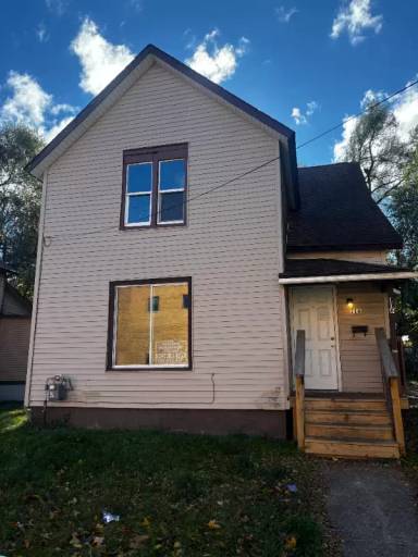 Main picture of 116 Lake St