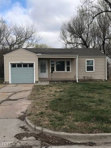 Main picture of 2026 S Saint Clair Ave