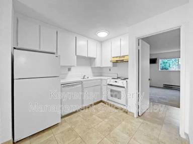 Main picture of 889 Canfield Ct