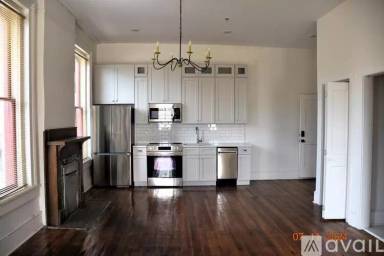 Main picture of 215 Main St