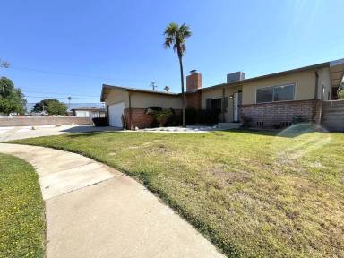Main picture of 1579 N Clifford Ave