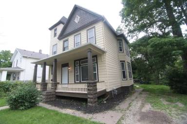 Main picture of 1323 N Gaines St