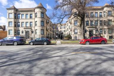 Main picture of 6038 S Prairie Ave