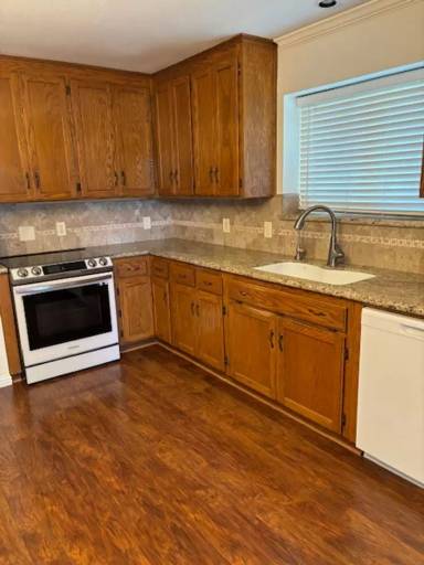 Main picture of 447 Adams Way