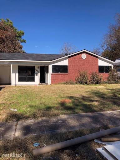Main picture of 3217 Gay Blvd