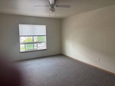 Main picture of 705 W 6th St