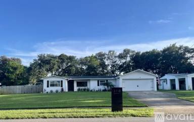 Main picture of 316 Yacht Club Dr NE