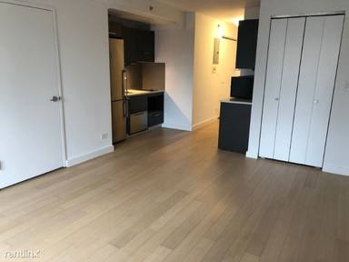 Main picture of 220 E 12th St