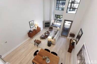 Main picture of 700 Illinois St