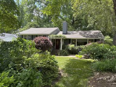 Main picture of 2439 Medway Dr