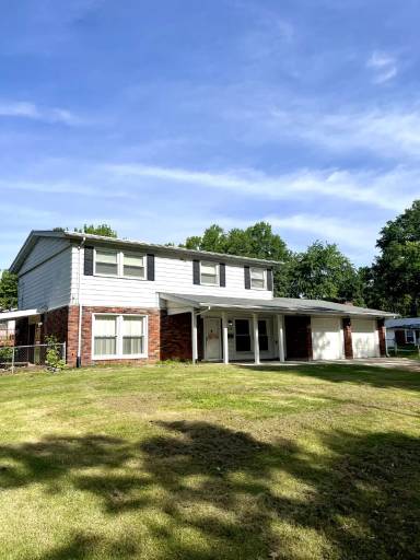 Main picture of 615 Creststone Dr