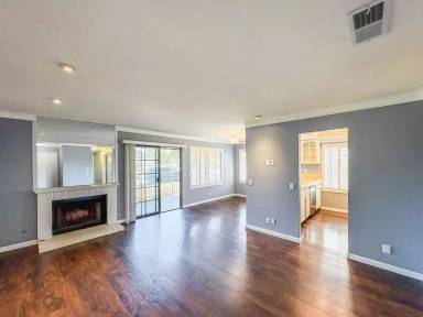 Main picture of 1020 Grape St