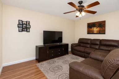 Main picture of 2759 SW 45th St