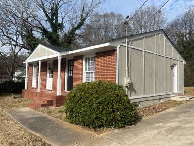 Main picture of 1695 E Broad St