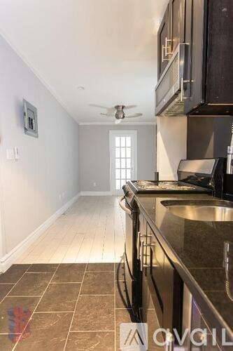 Main picture of 219 E 28th St