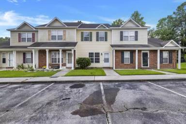 Main picture of 402 Meadowbrook Ln