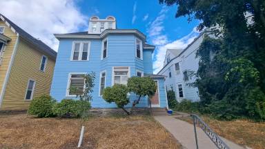 Main picture of 620 E 16th St