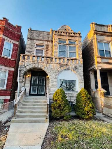 Main picture of 4236 W Washington Blvd