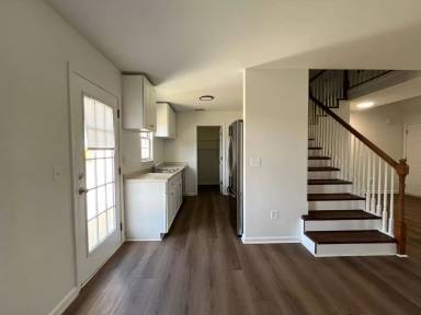 Main picture of 319 Springfield Cir