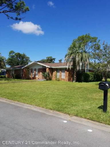 Main picture of 95 Greenwood Dr