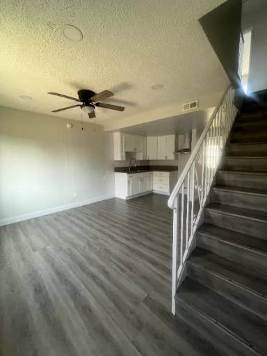 Main picture of 1156 W 39th St