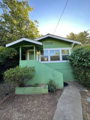 Main picture of 1918 Chestnut St