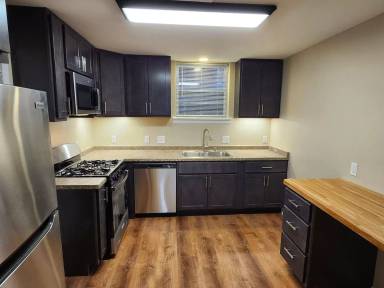 Main picture of 301 N 5th St