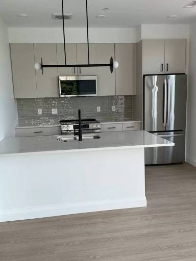 Main picture of 93 Bennington St