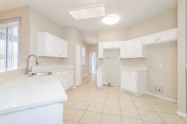 Main picture of 565 Viceroy Ct