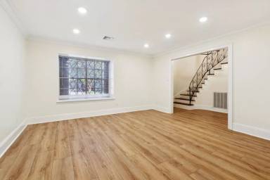 Main picture of 4805 Burke Dr