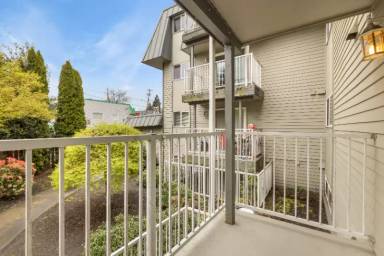Main picture of 11540 Pinehurst Way NE