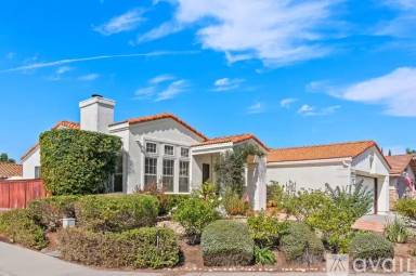 Main picture of 4952 Lake Shore Ct