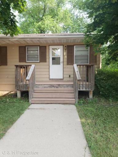 Main picture of 23 E Bloomer St