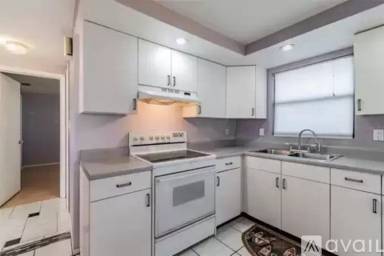 Main picture of 2421 Roselawn Dr