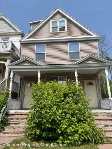 Main picture of 815 E 5th St