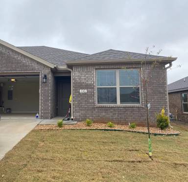 Main picture of 440 Red Robin St