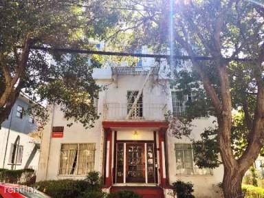 Main picture of 2552 Le Conte Ave