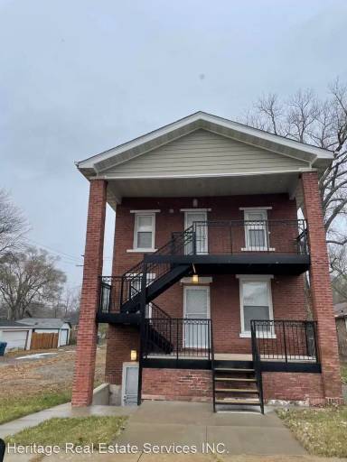 Main picture of 4064 Washington St