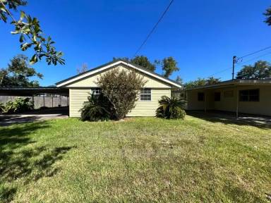 Main picture of 1505 Meadow Dr