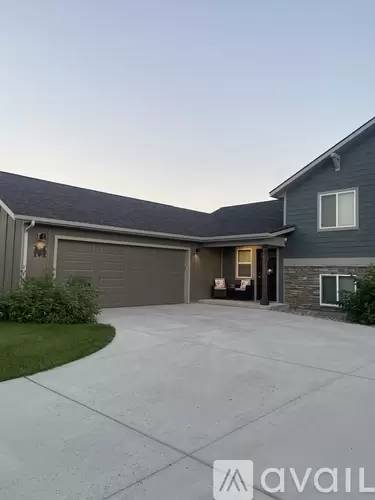 Main picture of 1413 Powers Blvd