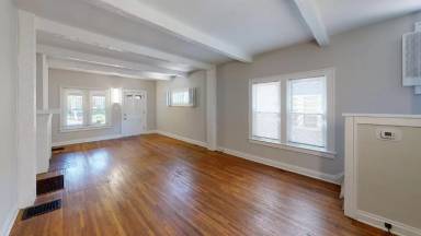 Main picture of 124 W Lakeview Ave