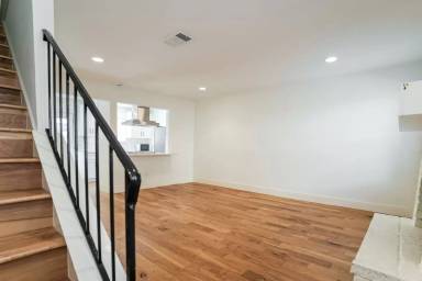 Main picture of 810 Banister Ln