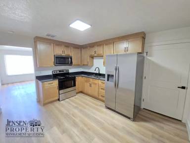 Main picture of 355 E 700 S