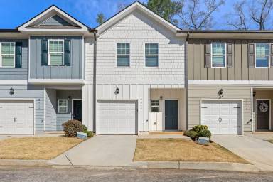 Main picture of 2806 Hillside Way